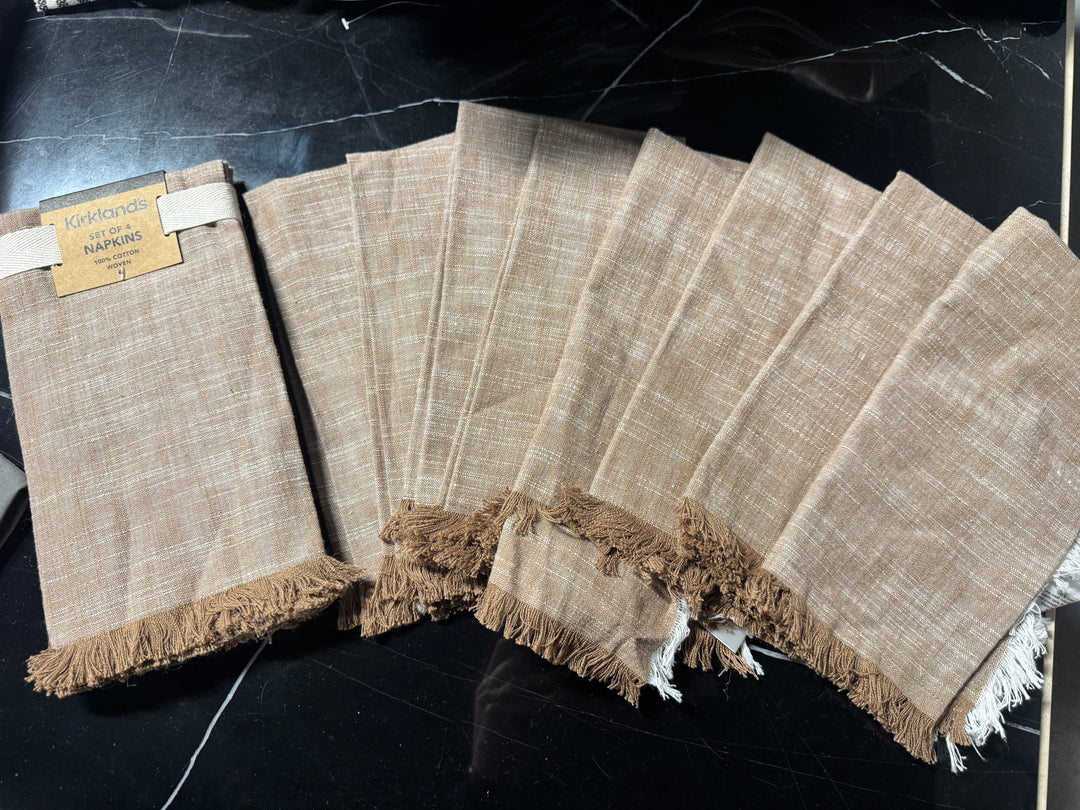 Lot 105 - Kirkland Woven Cotton Napkin With Fringe Set