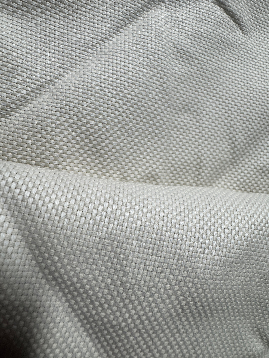 Lot 112 - Ivory Basket Weave Textured Dinner Napkin Set