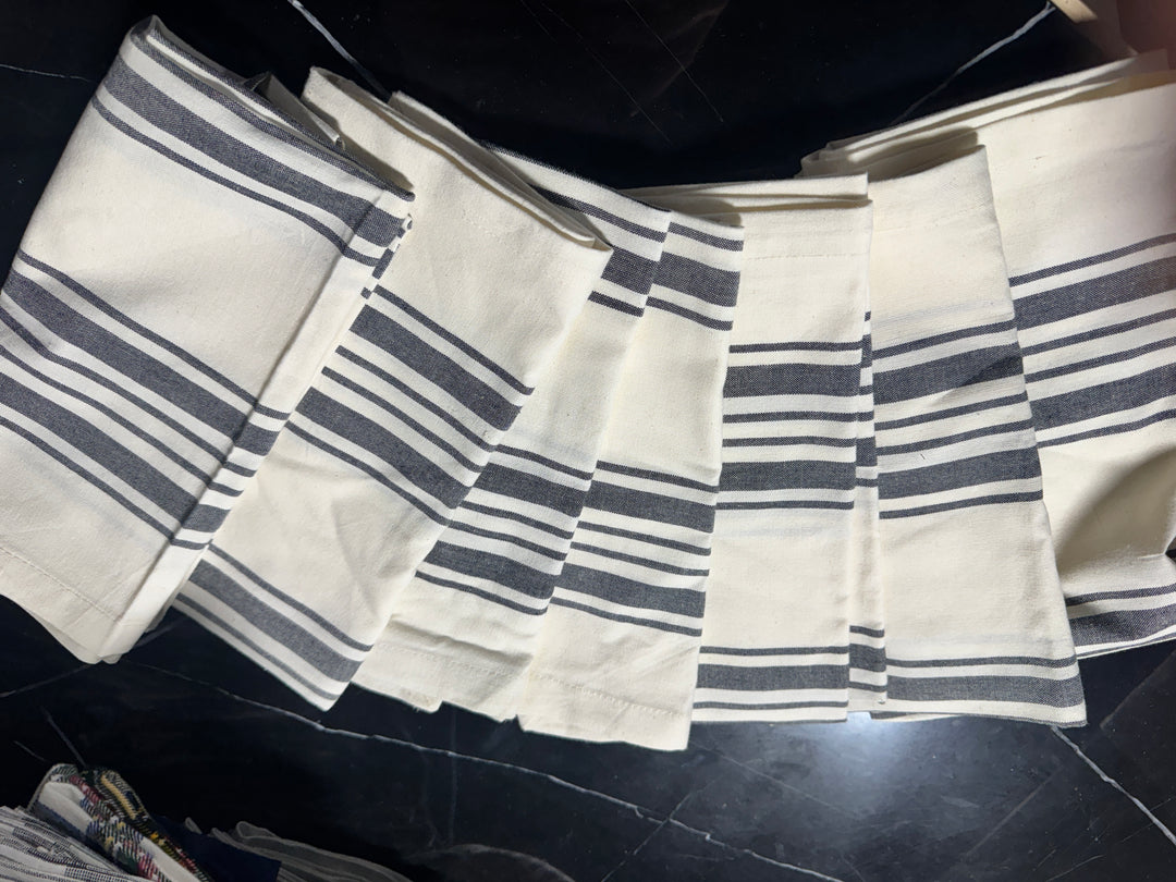 Lot 108 - World Market Cotton Striped Napkin Set