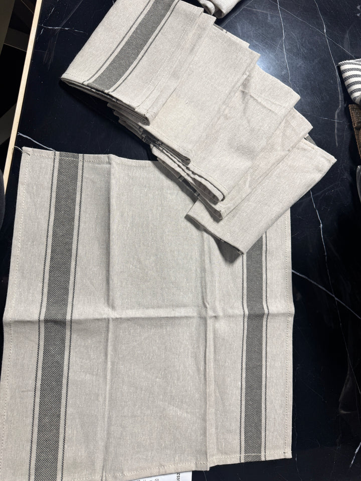 Lot 109 - IKEA VARDAGEN Striped Napkin Set
