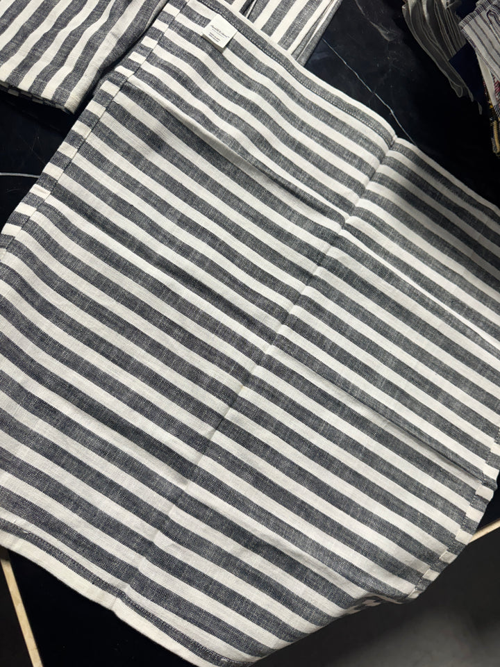 Lot 110 - Threshold Charcoal Gray Woven Cloth Dinner Napkin Set