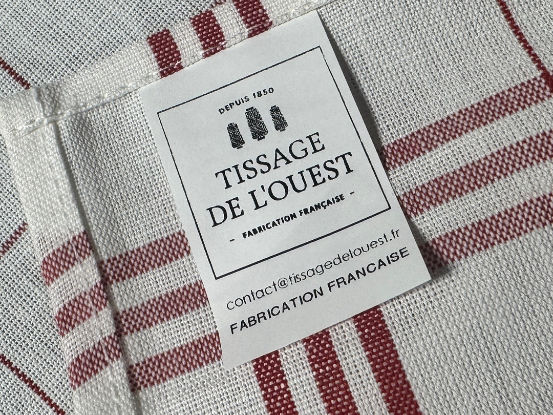 Lot 102 - Tissage de l'Ouest French Red & Cream Checkered Towel Set