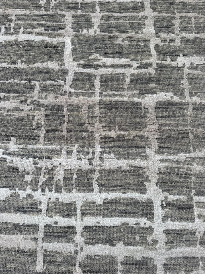 Nourison Luna Collection 8x9 Area Rug