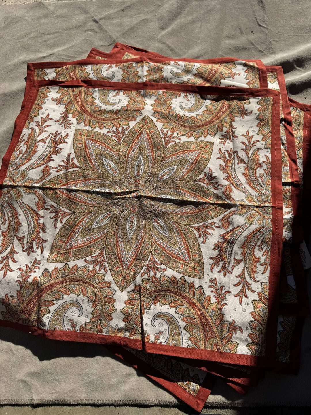 Lot 19 – Maison d'Hermine Paisley Cotton Napkins with Rust Border, Set