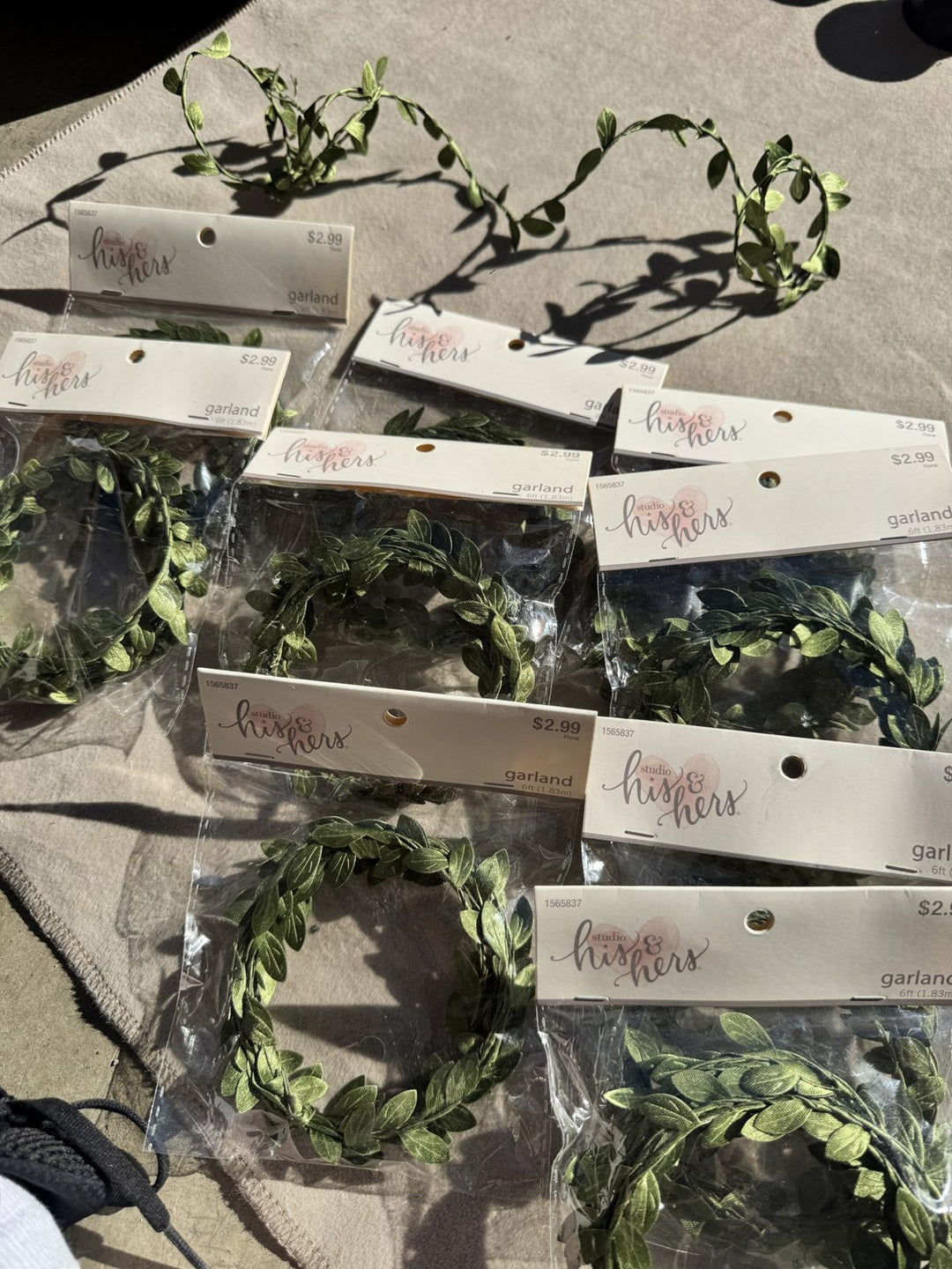 Lot 26 – Green Leaf Ribbon Garland, Lot of 7 Packs