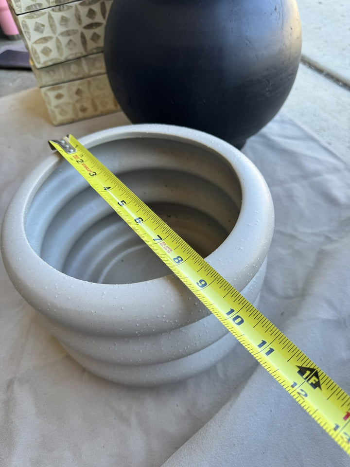 Lot 69 – Stacked Ring Bubble Ceramic Planter, Speckled Gray